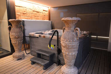 SeaNat_jacuzzi_in_de_avond_welness_zenbeleving_blootlocatiesnl -  - Vakantieresort